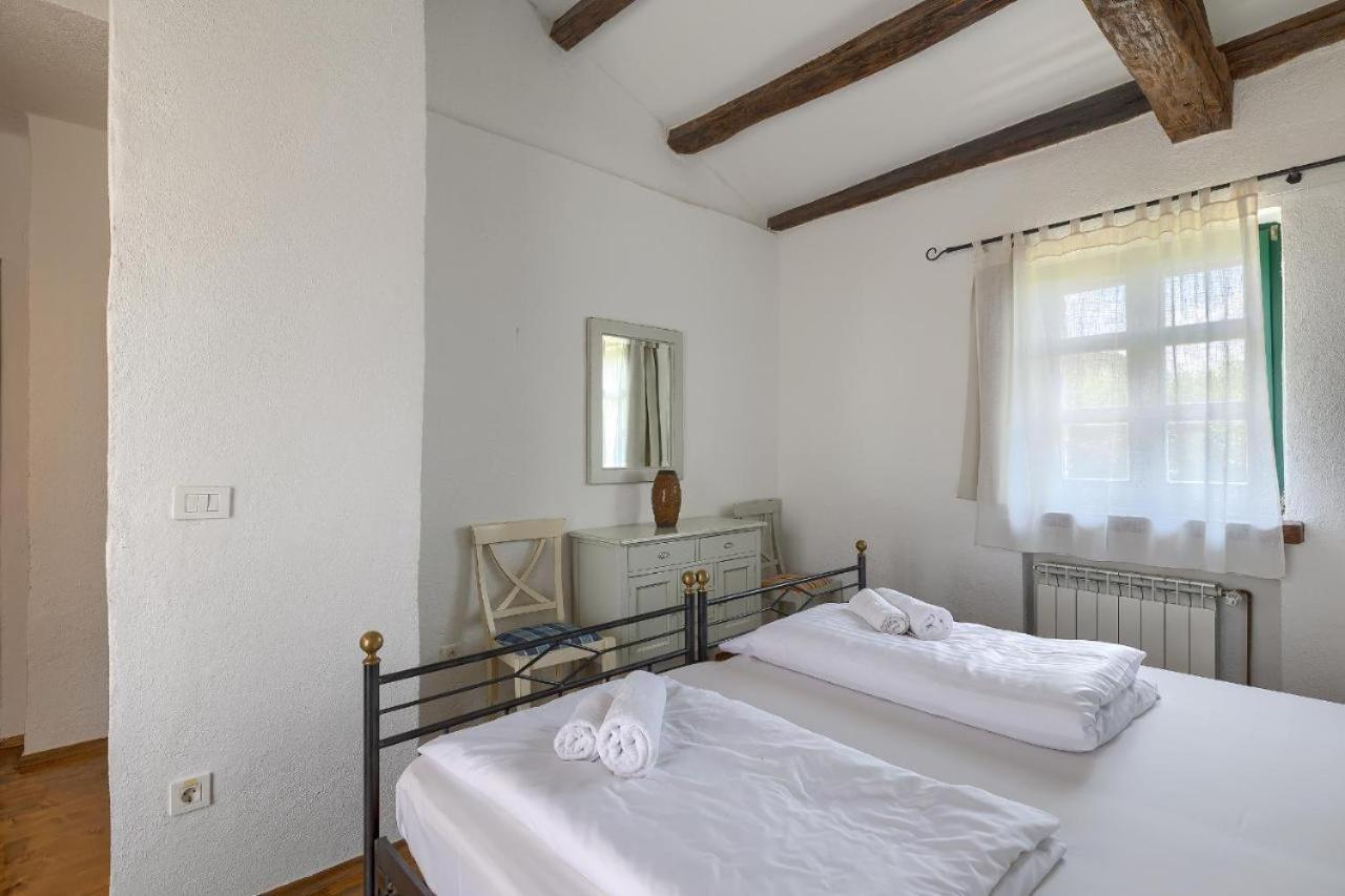Villa Leopoldo By Istrian Country Houses Barat  ภายนอก รูปภาพ