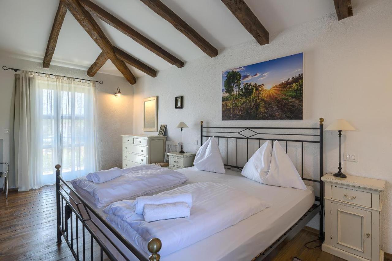 Villa Leopoldo By Istrian Country Houses Barat  ภายนอก รูปภาพ