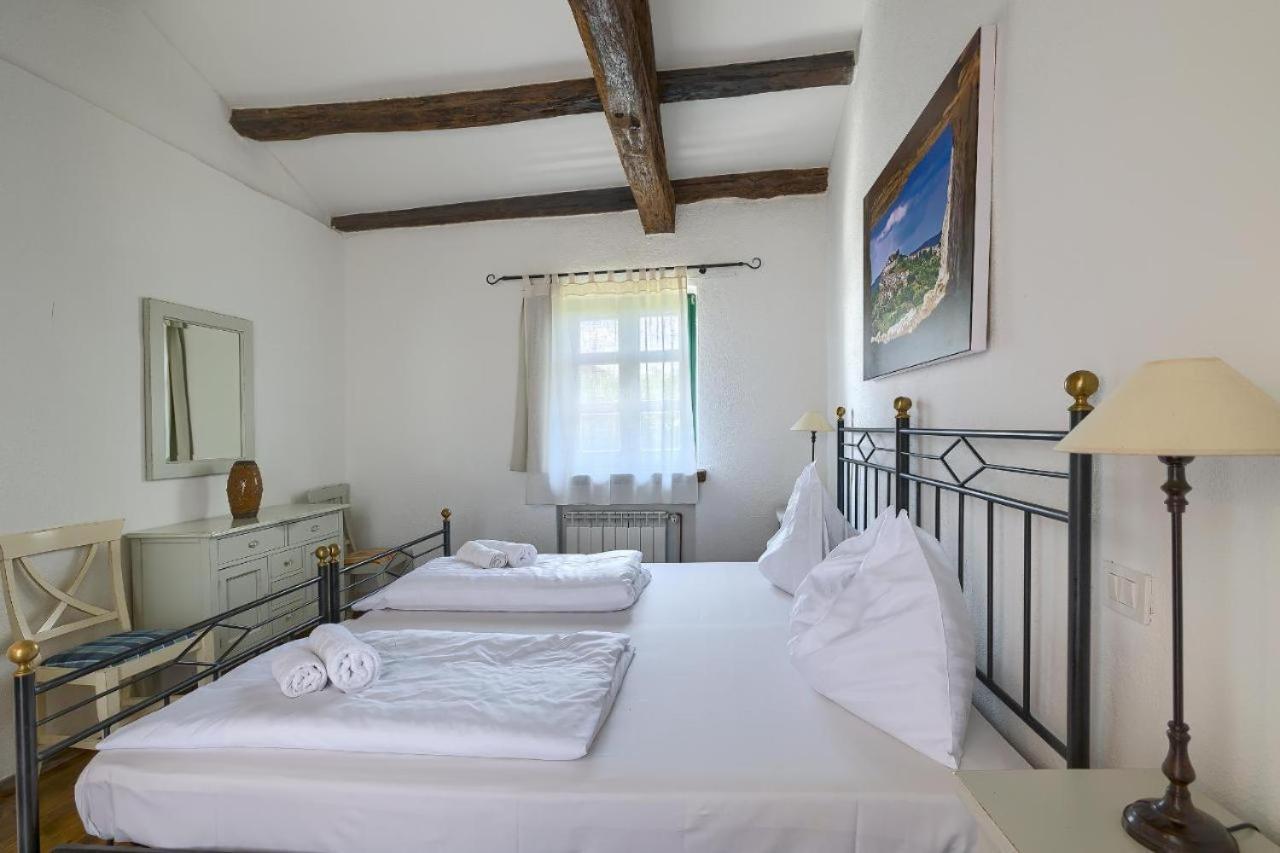 Villa Leopoldo By Istrian Country Houses Barat  ภายนอก รูปภาพ