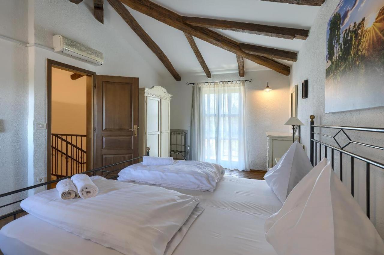 Villa Leopoldo By Istrian Country Houses Barat  ภายนอก รูปภาพ