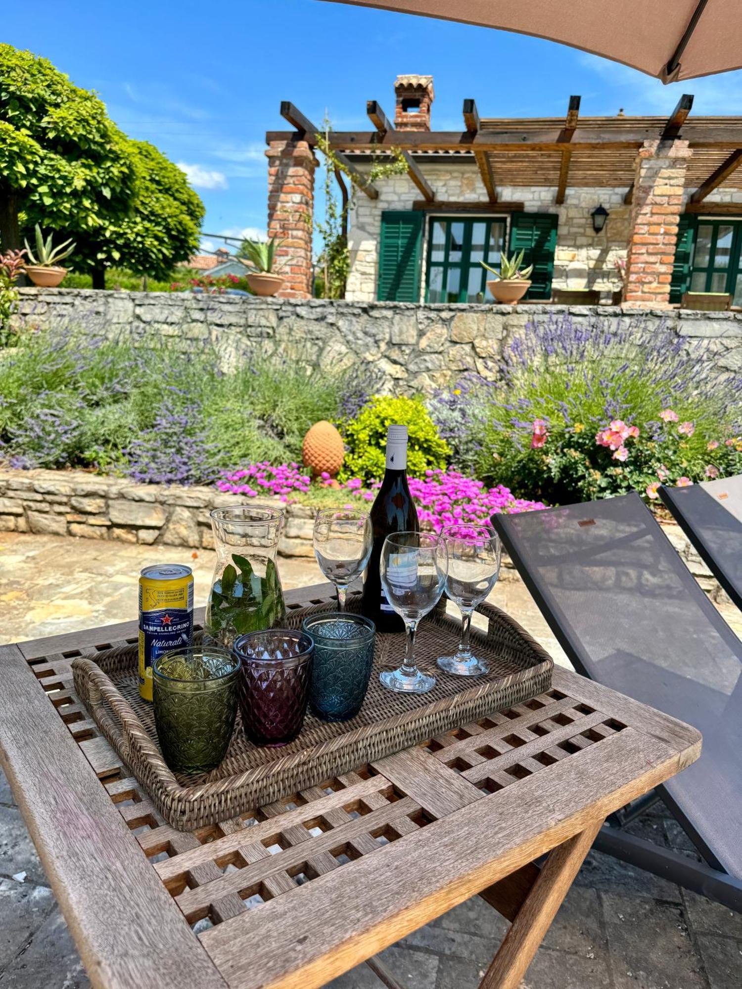 Villa Leopoldo By Istrian Country Houses Barat  ภายนอก รูปภาพ